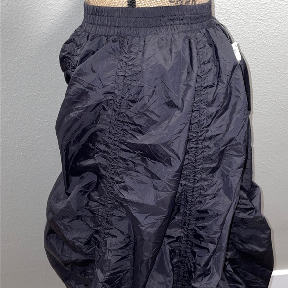 Elegant Black Maxi Skirt nwt - Picture 9 of 10